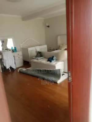 6bdrm House in አስቸኳይ ሽያጭ
Gh ሪልስቴት , Bole for sale