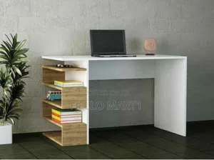 Readng Table Wih Shelf