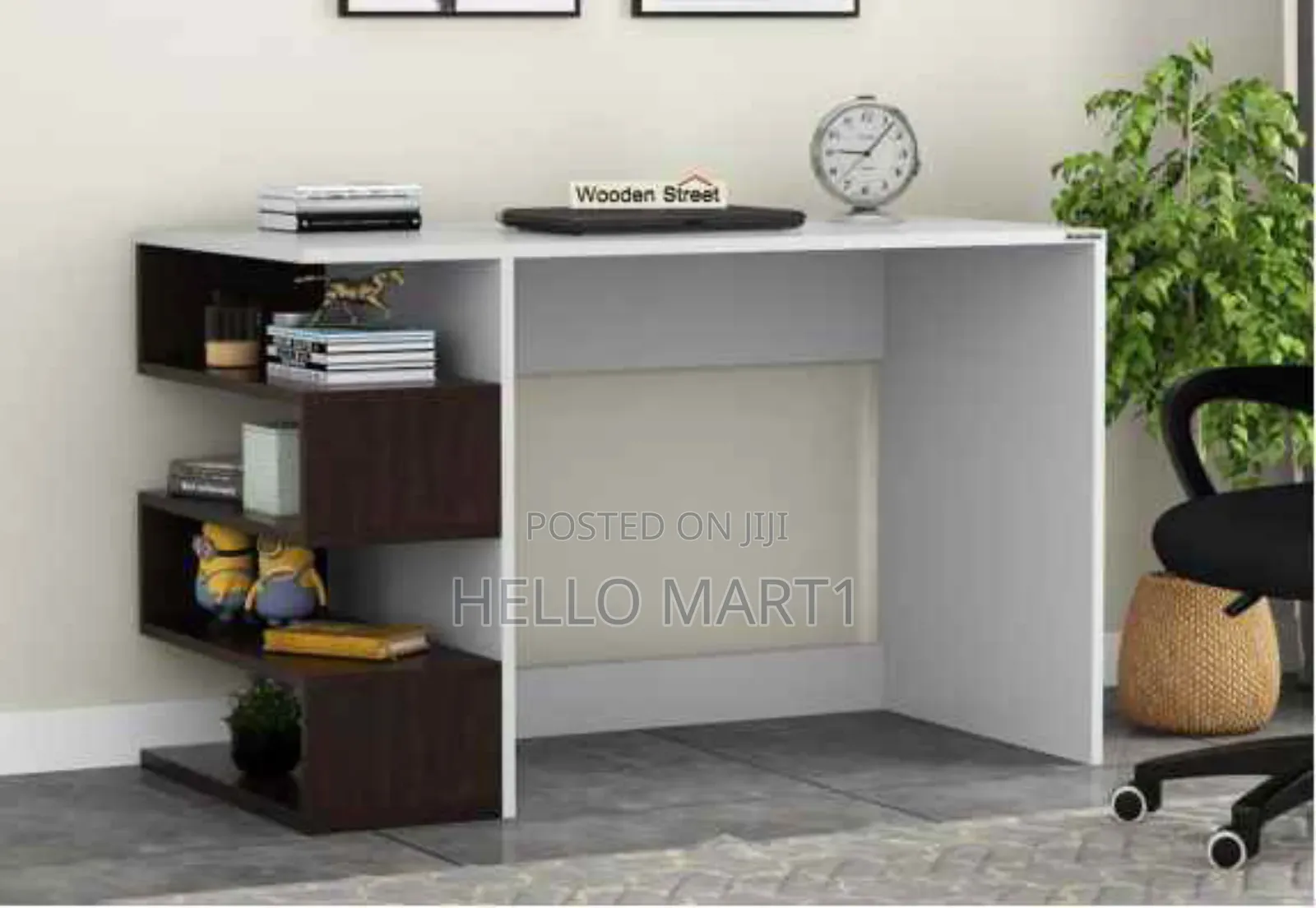 Readng Table Wih Shelf