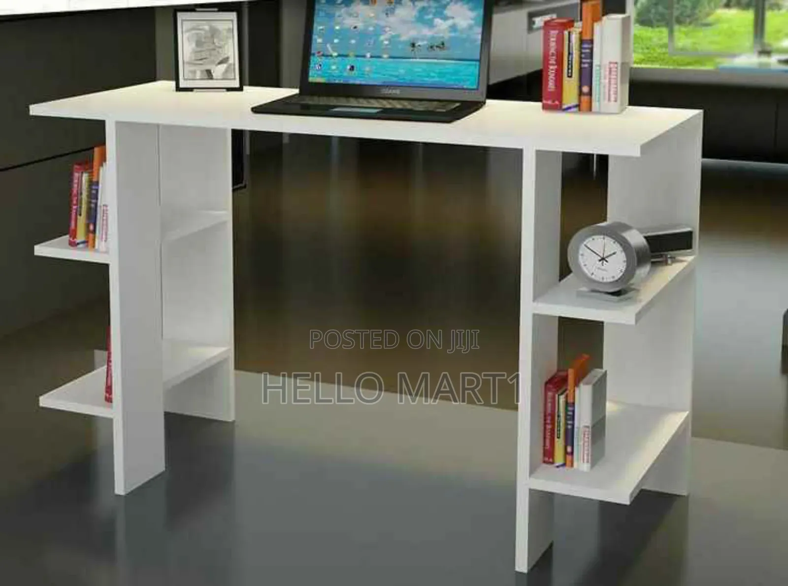 Readng Table Wih Shelf
