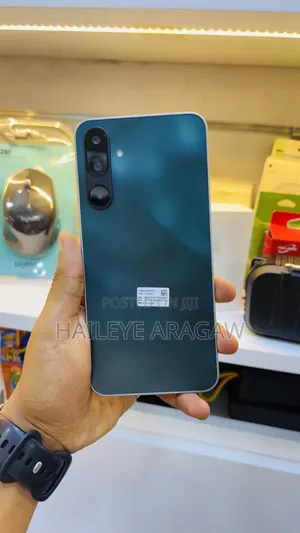 Photo - New Samsung Galaxy M16 128 GB Green