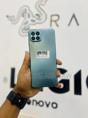 Photo - New Samsung Galaxy M33 5G 128 GB Green