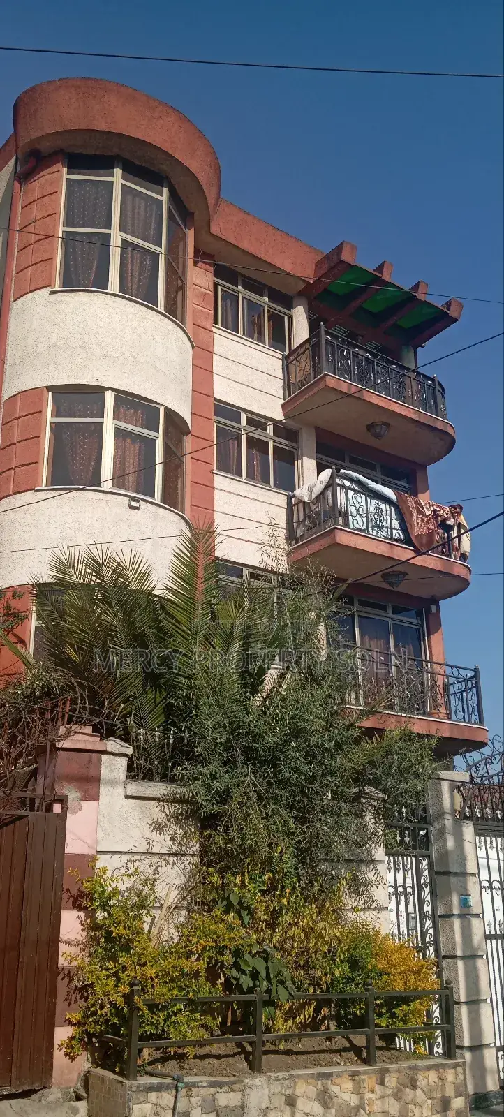 Furnished 7bdrm House in Bole for sale