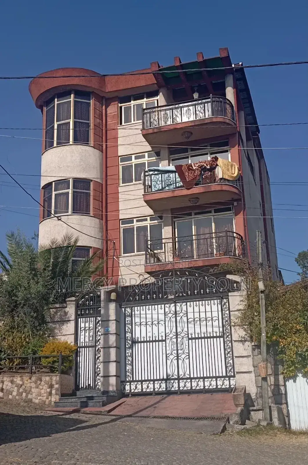 Furnished 7bdrm House in Bole for sale