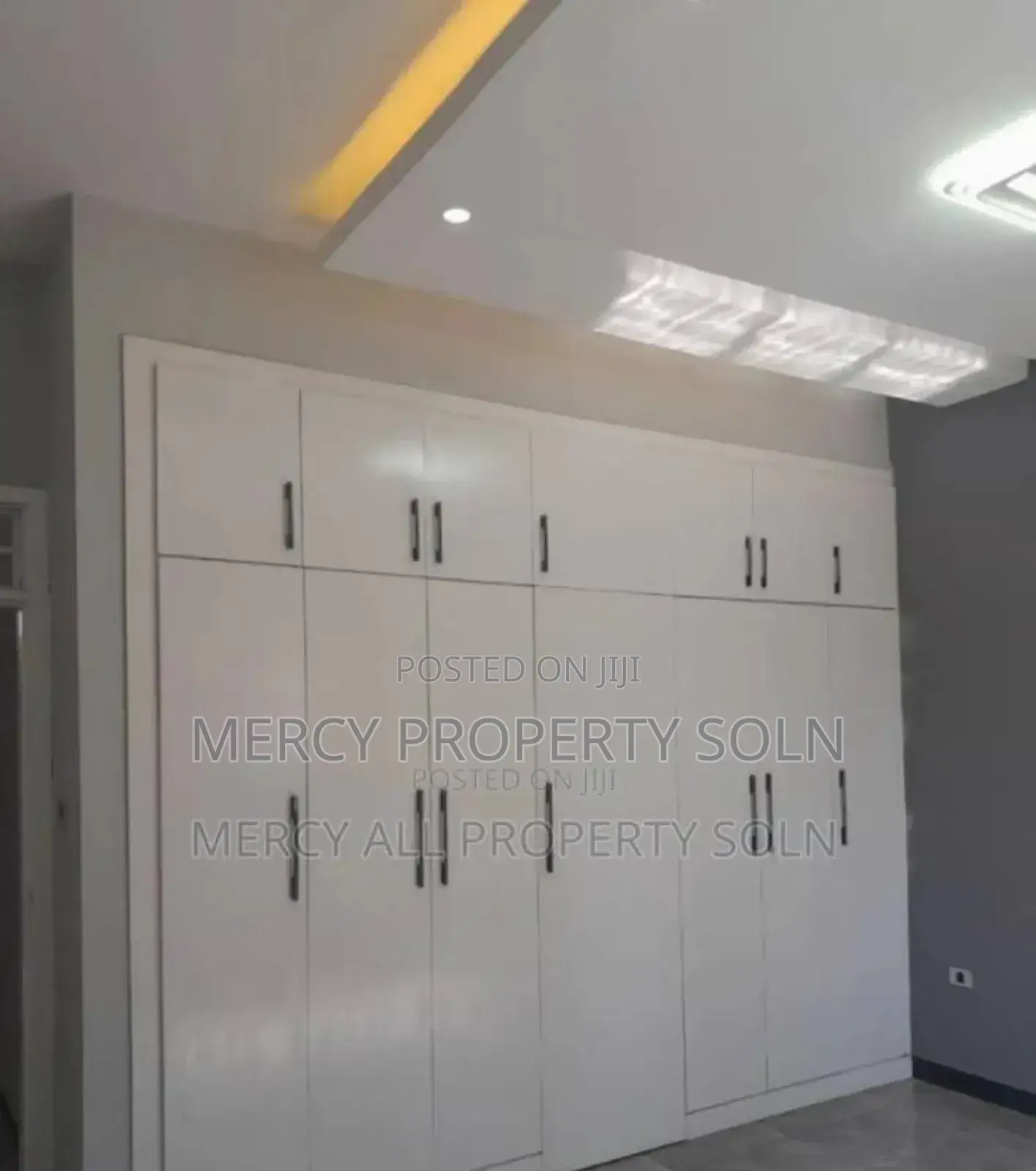 Furnished 5bdrm Villa in Bole for sale