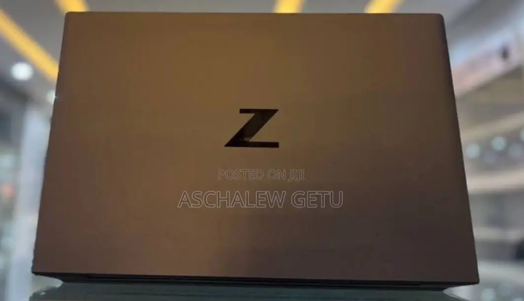 New Laptop HP ZBook Firefly G8 16GB Intel Core I7 SSD 1T