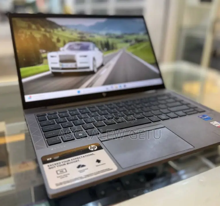 New Laptop HP ZBook Firefly G8 16GB Intel Core I7 SSD 1T