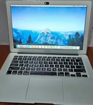Photo - New Laptop Apple MacBook Air 2017 8GB Intel Core I5 SSD 128GB
