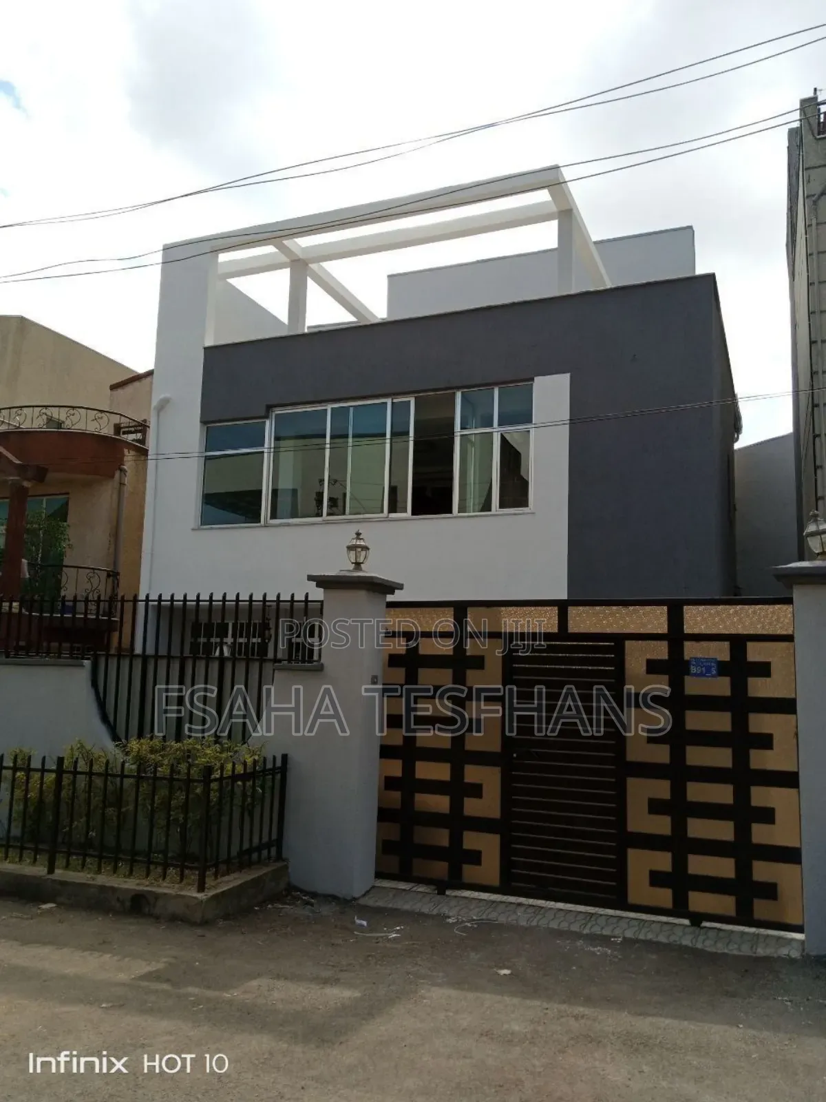 4bdrm House in House, Bole for rent