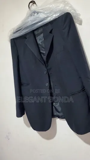 Photo - ቆንጆ Almost New የጣሊያን ሱፍ 48 ቁጥር በ2500 ብር ብቻ