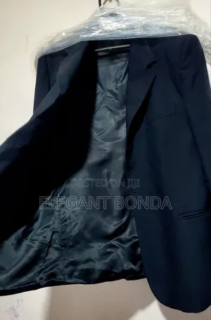 ቆንጆ Almost New የጣሊያን ሱፍ 48 ቁጥር በ2500 ብር ብቻ