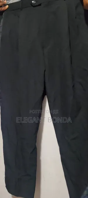 ቆንጆ Almost New የጣሊያን ሱፍ 48 ቁጥር በ2500 ብር ብቻ