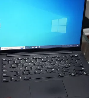 New Laptop Lenovo 16GB AMD Ryzen 5 SSD 512GB