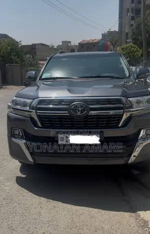 Photo - Toyota Land Cruiser 4.5 V8 VXR 2021 Black