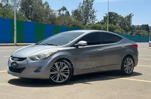 Photo - Hyundai Avante 2013 Silver