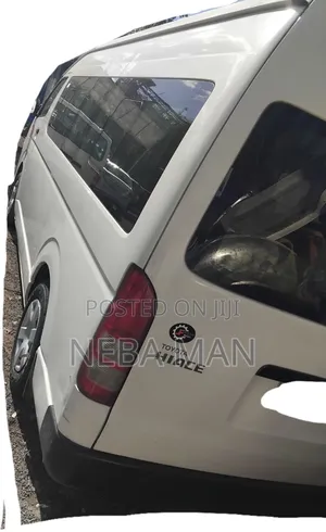 Photo - Toyota HiAce 2018 White