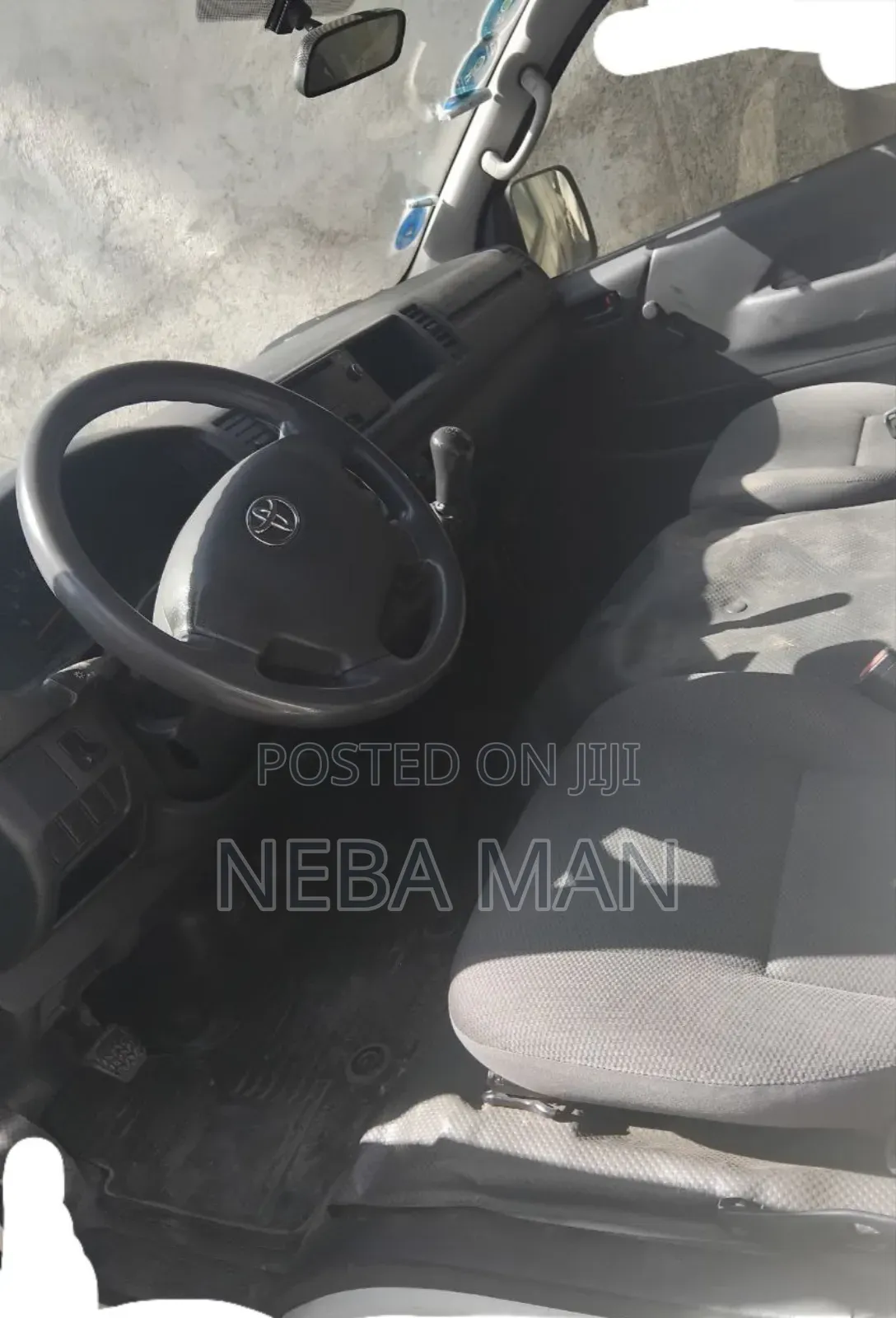 Toyota HiAce 2018 White