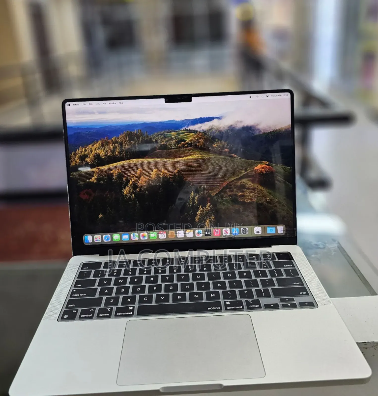 New Laptop Apple MacBook Pro 2023 M3 14-Inch 8GB Apple M3 Pro SSD 512GB