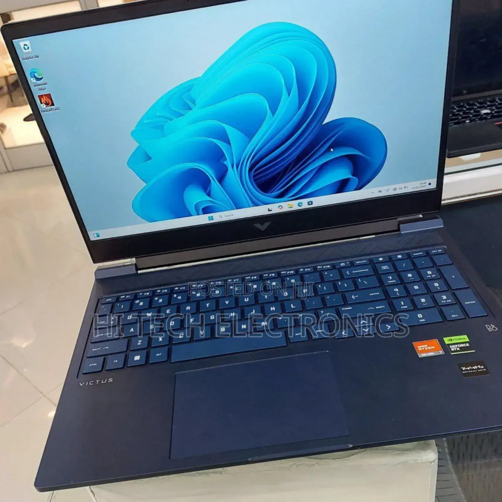 New Laptop HP Victus 16 16GB AMD Ryzen 7 SSD 1T