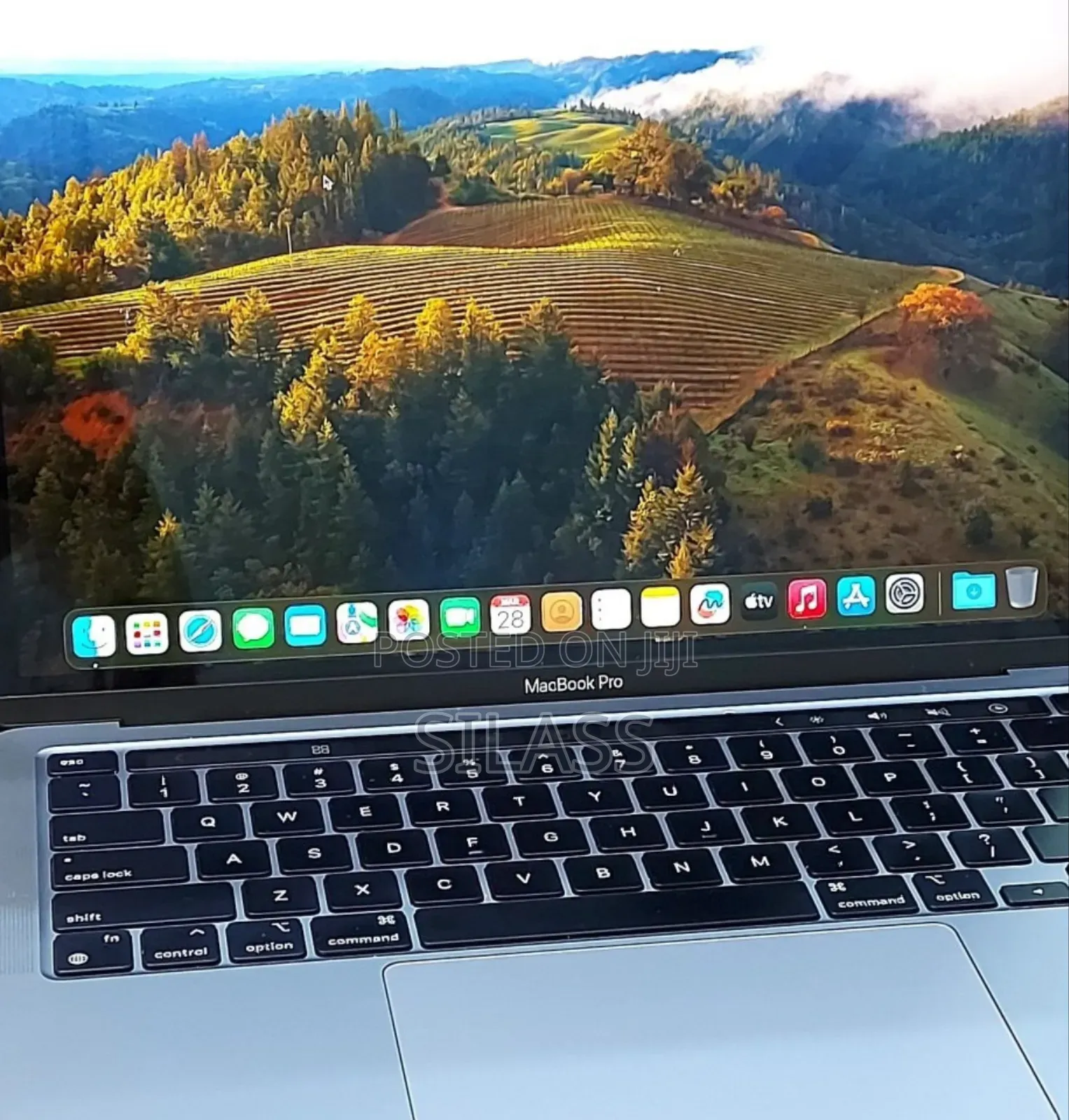 New Laptop Apple MacBook Pro 2022 M2 8GB Apple M2 SSD 256GB