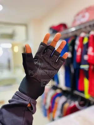 Photo - Reebok Gym Gloves