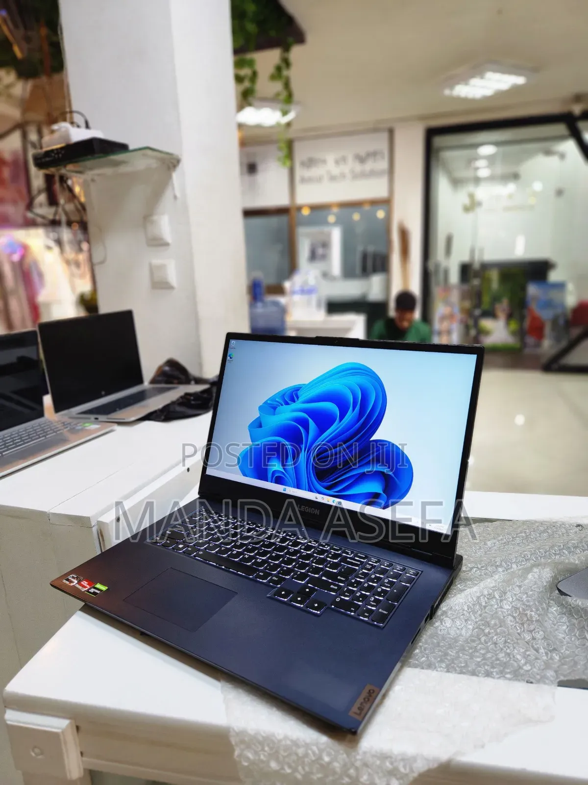 New Laptop Lenovo Legion 5 8GB AMD Ryzen 5 SSD 256GB