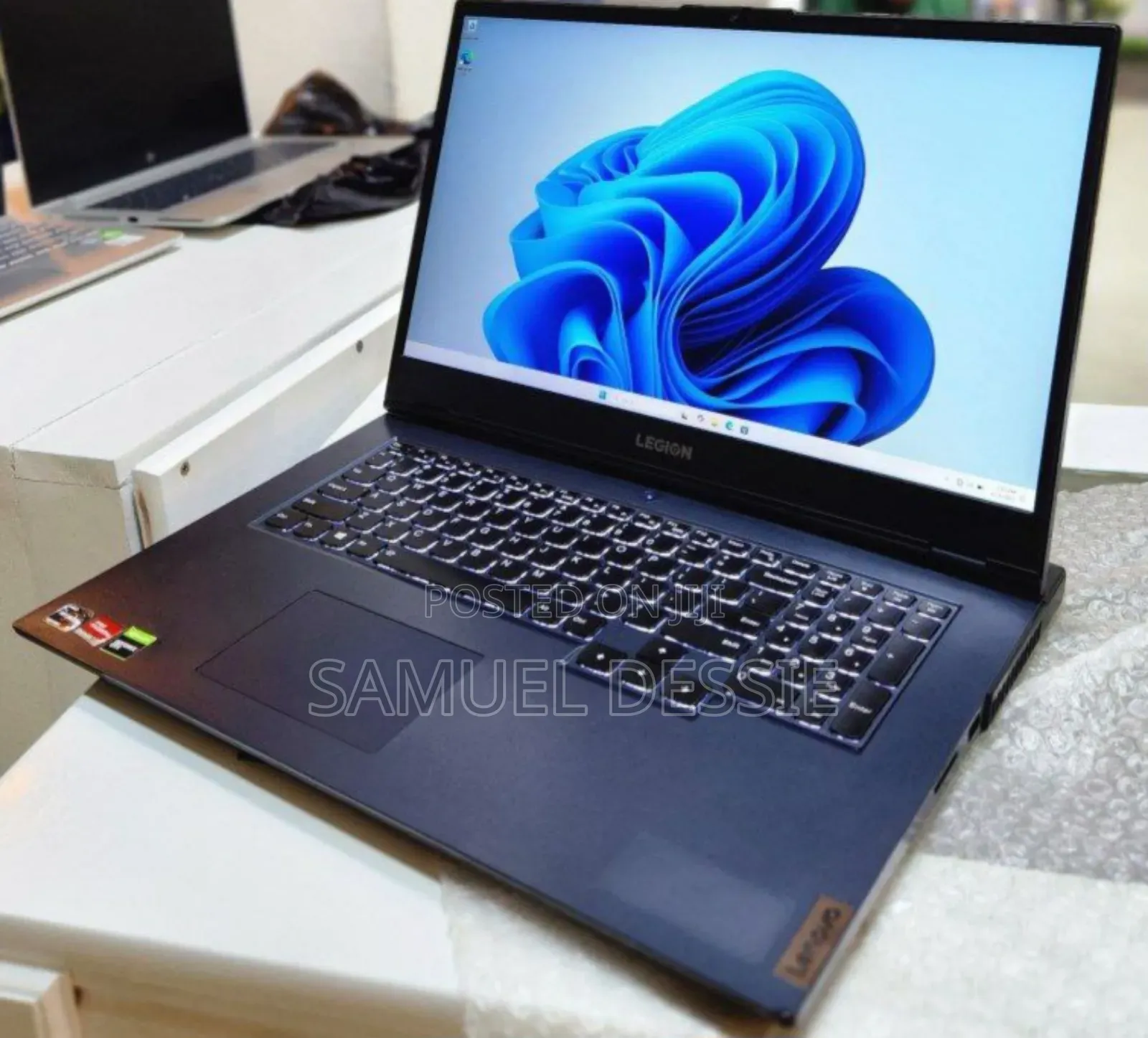 New Laptop Lenovo Legion 5 8GB AMD Ryzen 5 SSD 256GB