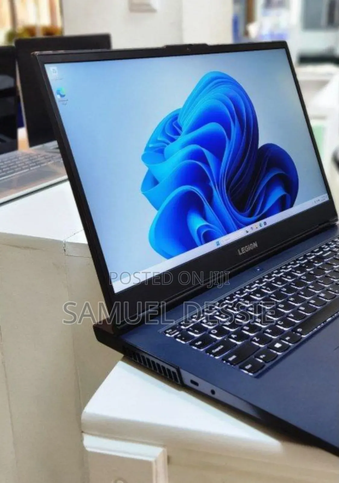 New Laptop Lenovo Legion 5 8GB AMD Ryzen 5 SSD 256GB