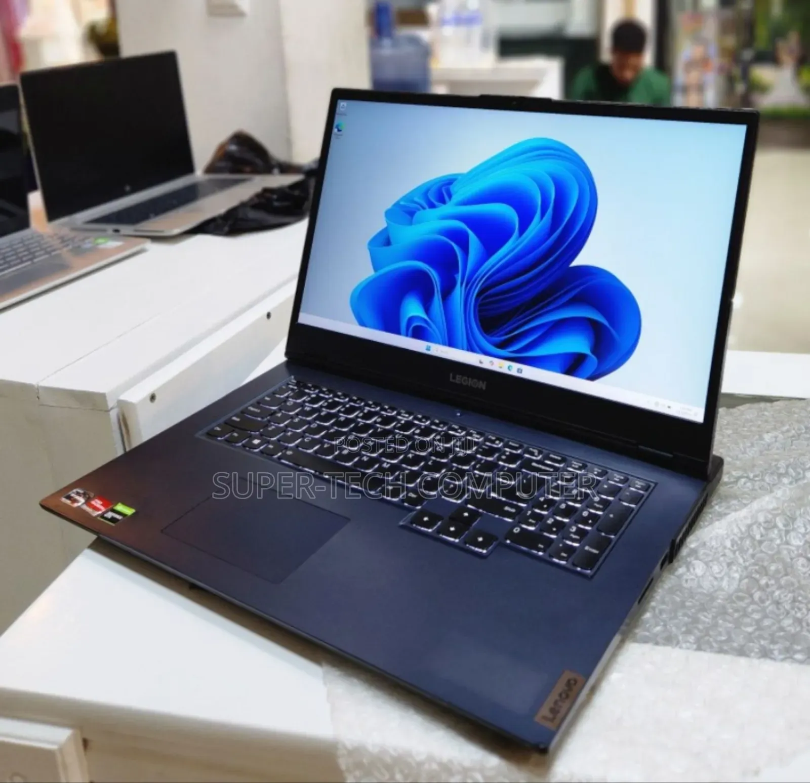 New Laptop Lenovo Legion 5 8GB AMD Ryzen 5 SSD 256GB