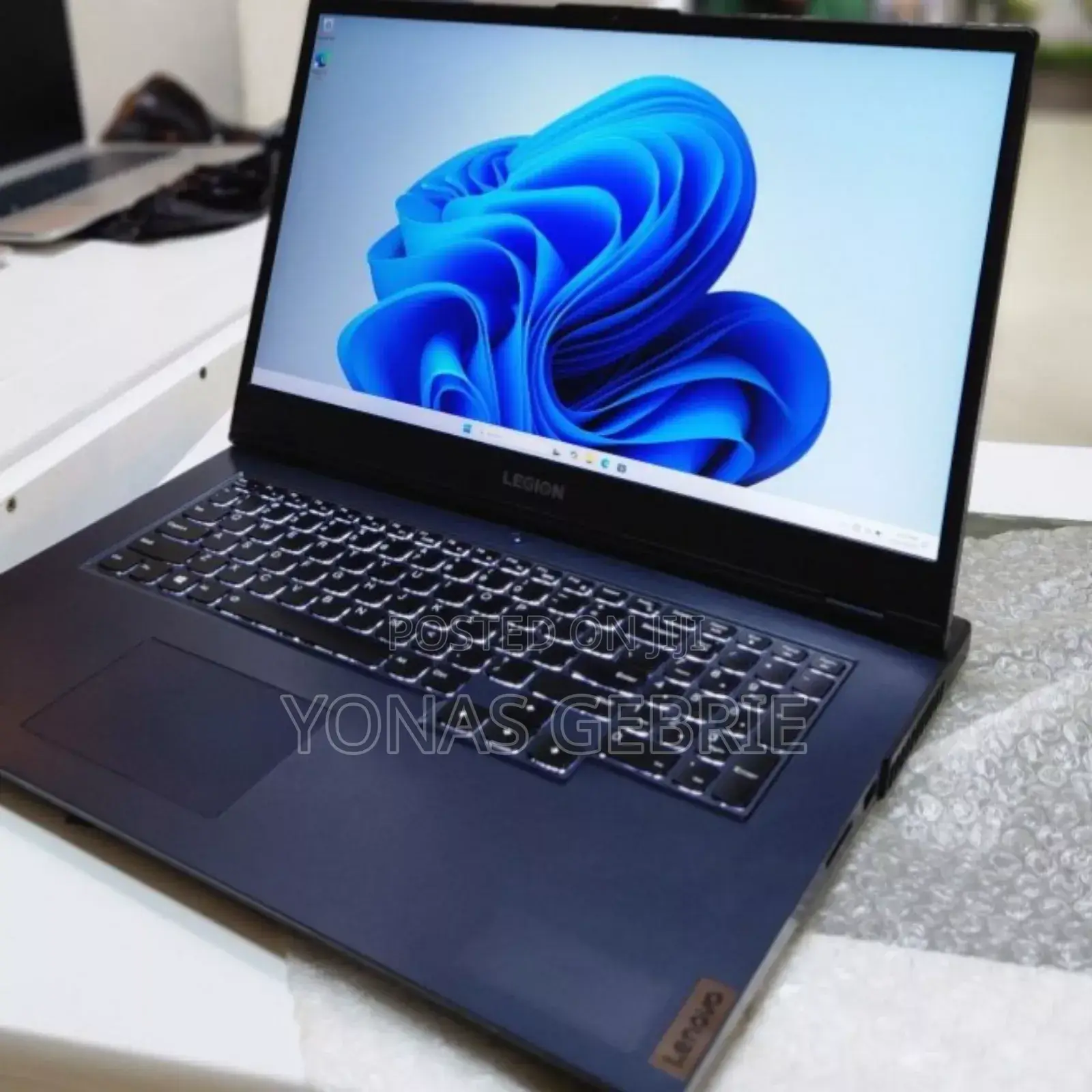 New Laptop Lenovo Legion 5 8GB AMD Ryzen 5 SSD 256GB