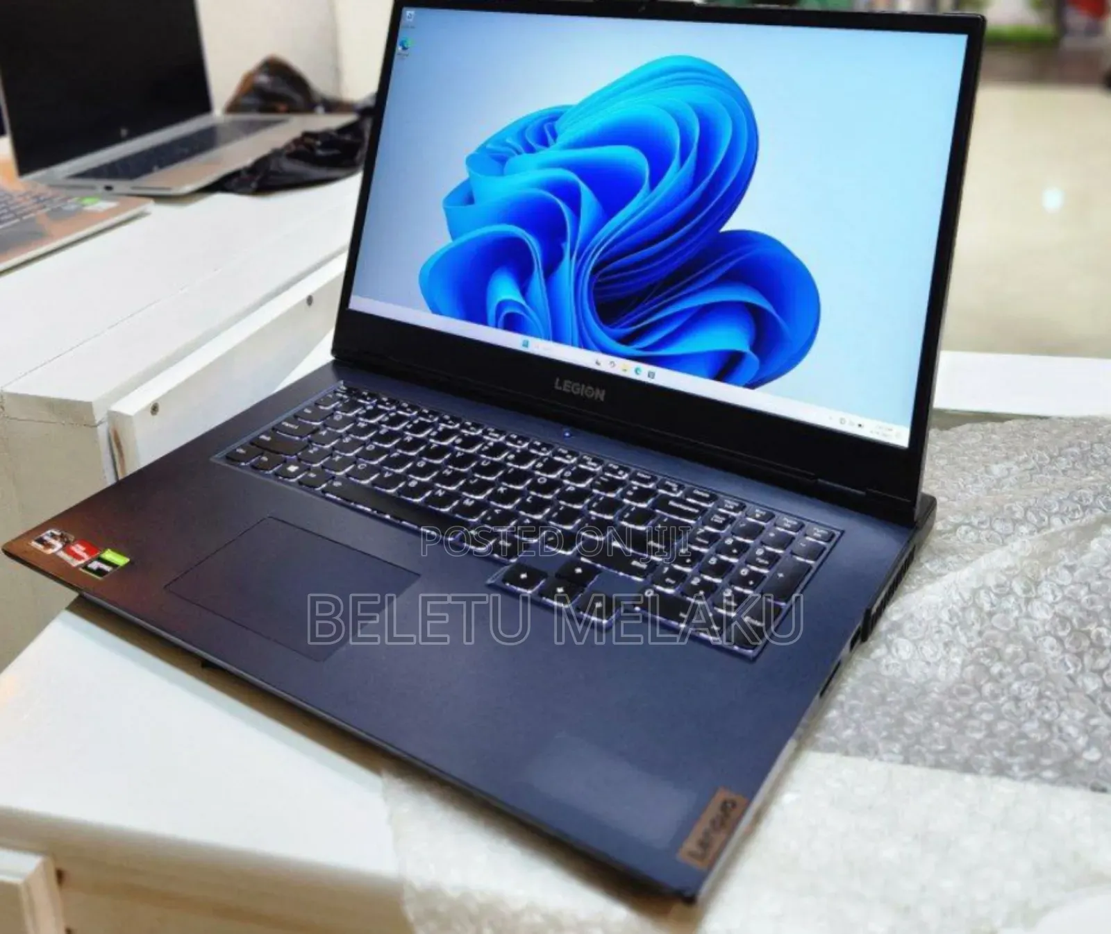 New Laptop Lenovo Legion 5 8GB AMD Ryzen 5 SSD 256GB