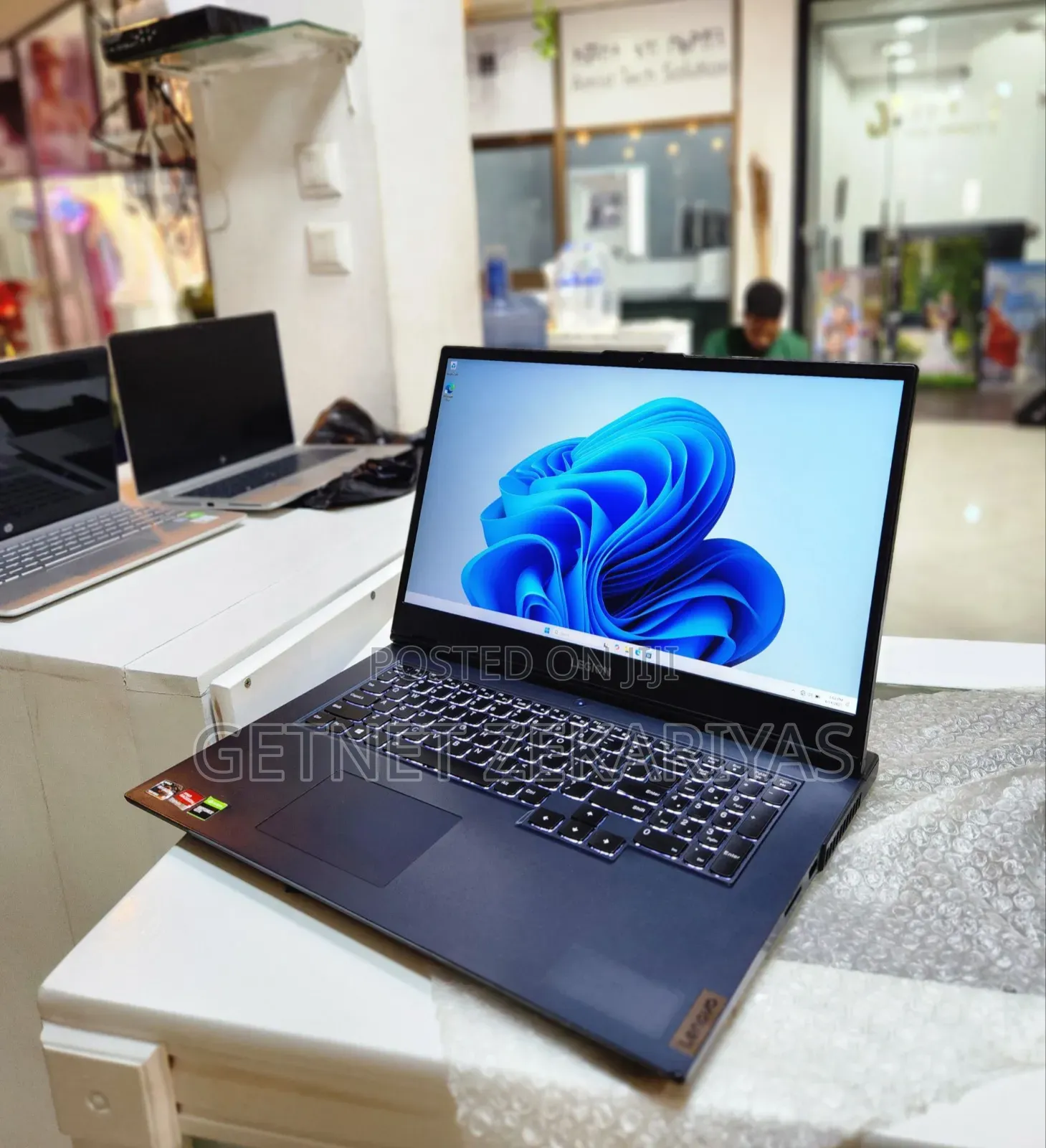 New Laptop Lenovo Legion 5 8GB AMD Ryzen 5 SSD 256GB