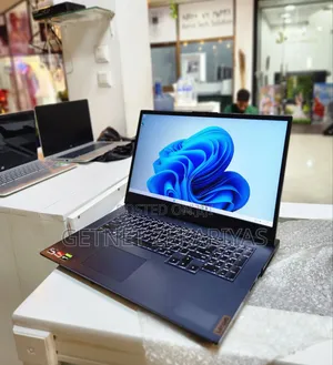 Photo - New Laptop Lenovo Legion 5 8GB AMD Ryzen 5 SSD 256GB