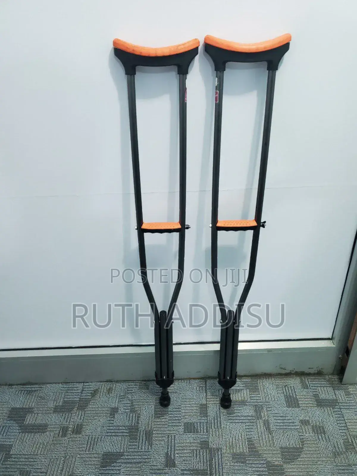 Axillary_crutches32axillary_crutches44axillary_crutches