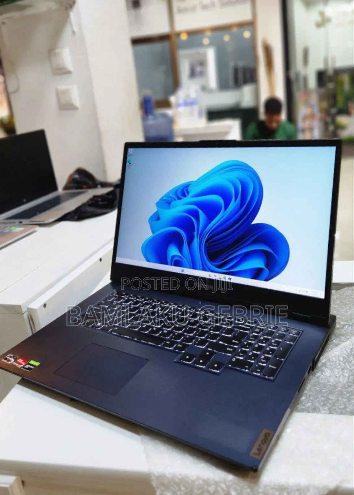 New Laptop Lenovo Legion 5 8GB AMD Ryzen 5 SSD 256GB