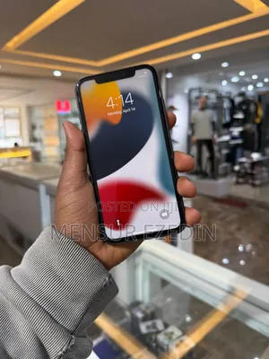 New Apple iPhone 11 64 GB Black