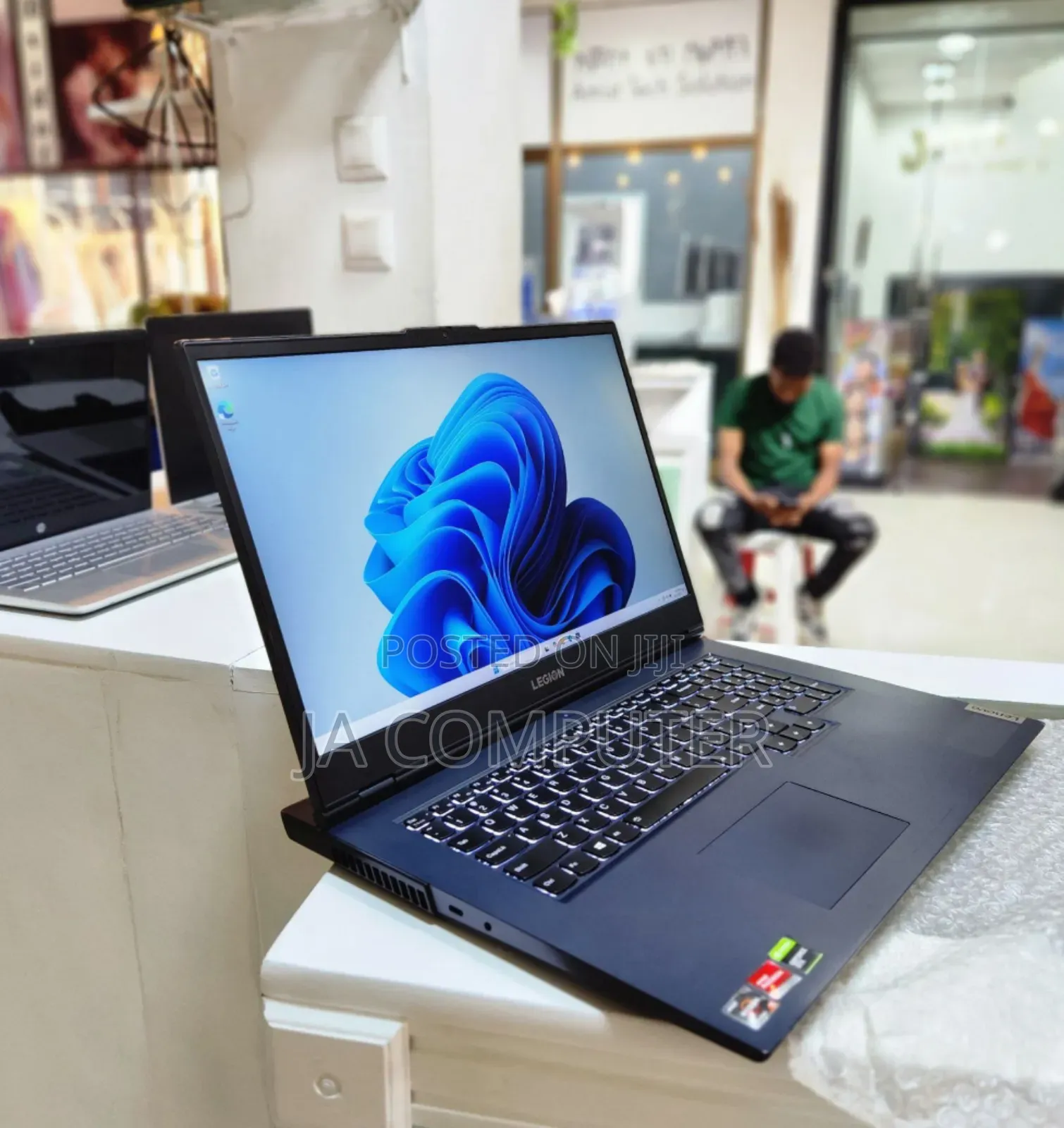 New Laptop Lenovo Legion 5 8GB AMD Ryzen 5 SSD 256GB