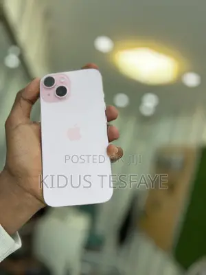 Photo - New Apple iPhone 15 128 GB Pink