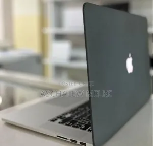 New Laptop Apple MacBook Pro 2015 16GB Intel Core I7 SSD 256GB