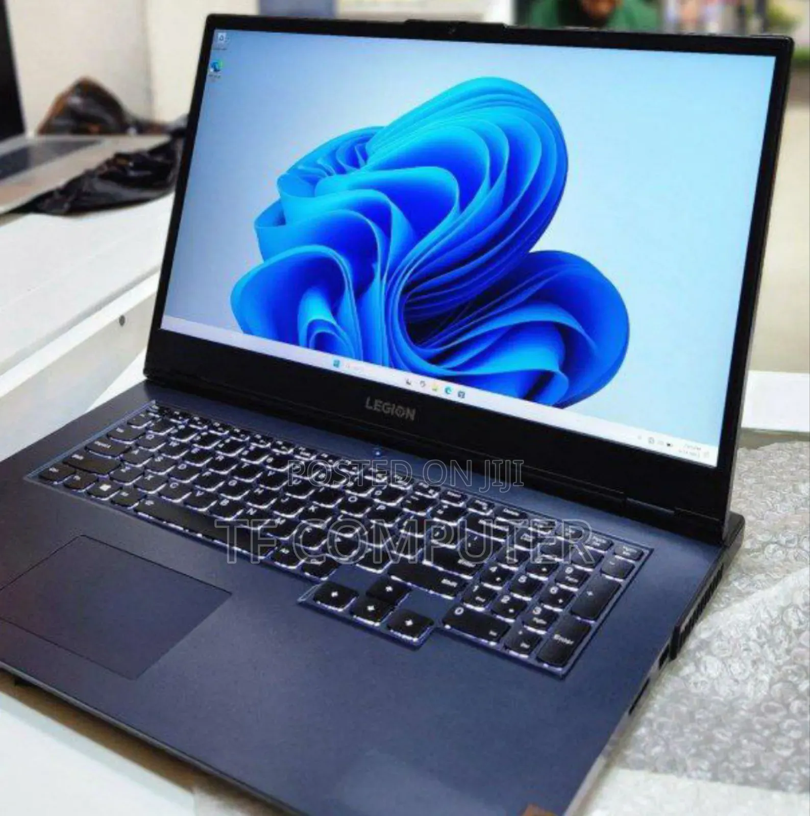 New Laptop Lenovo Legion 5 8GB AMD Ryzen 5 SSD 256GB