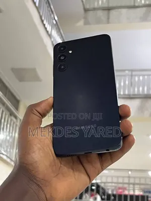 Photo - New Samsung Galaxy M14 64 GB Black