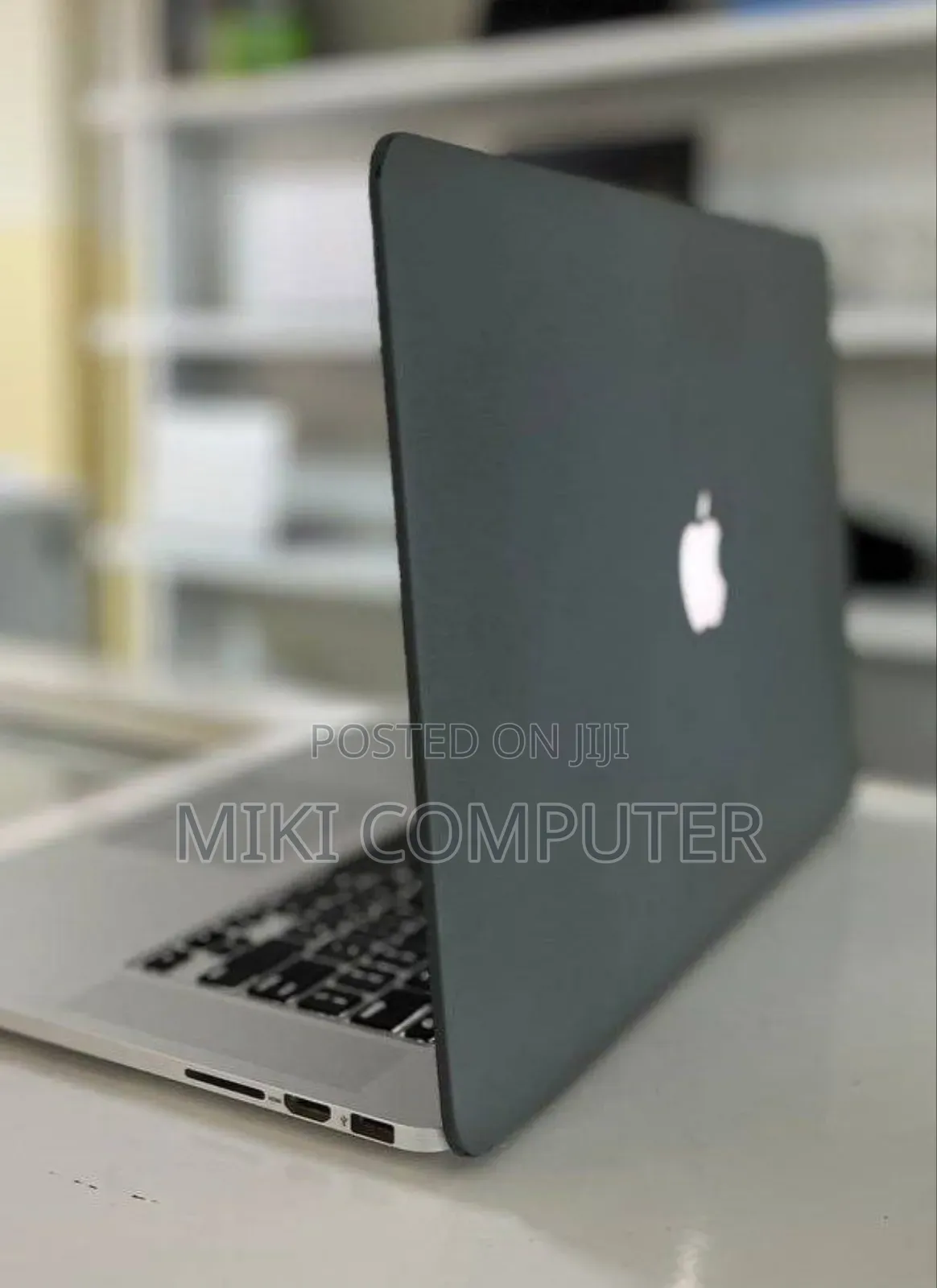 New Laptop Apple MacBook Pro 2015 16GB Intel SSD 256GB