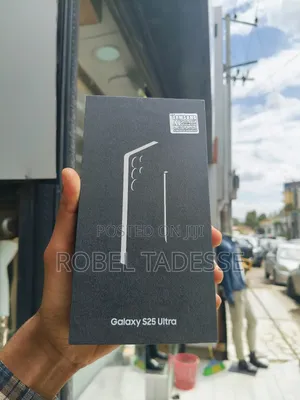 Photo - New Samsung Galaxy S25 Ultra 256 GB