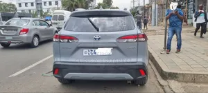 Toyota Corolla Cross Hybrid 2024 Green