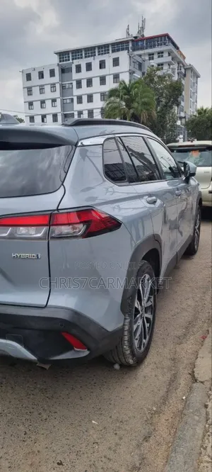 Toyota Corolla Cross Hybrid 2024 Green