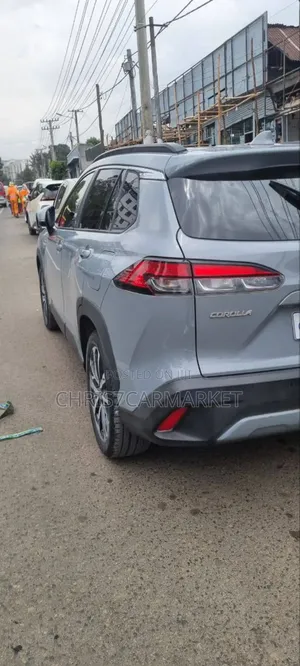 Toyota Corolla Cross Hybrid 2024 Green