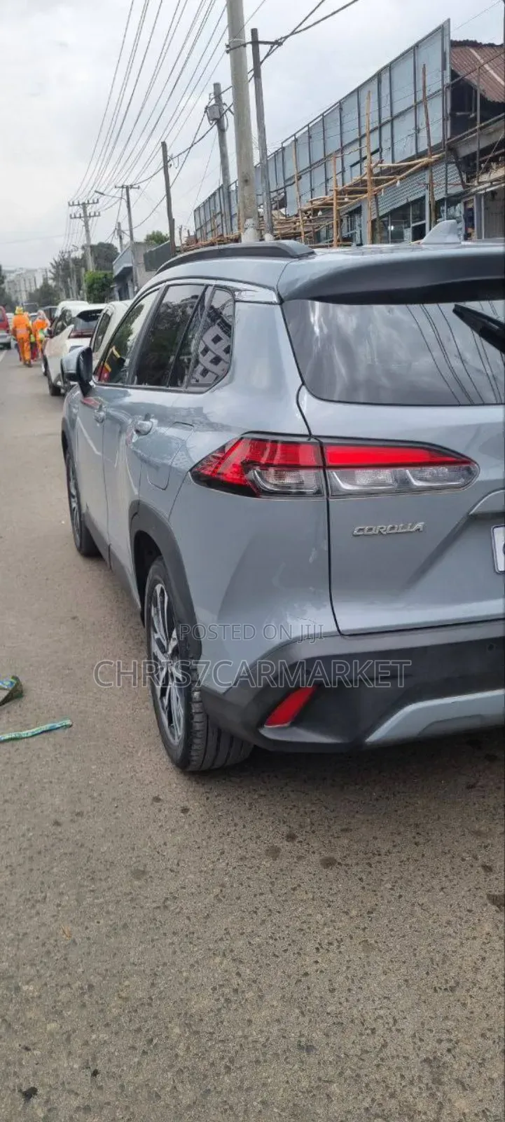 Toyota Corolla Cross Hybrid 2024 Green