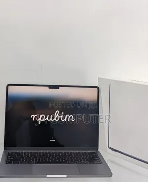 New Laptop Apple MacBook Air 2024 M3 13-Inch 16GB Apple M3 SSD 256GB