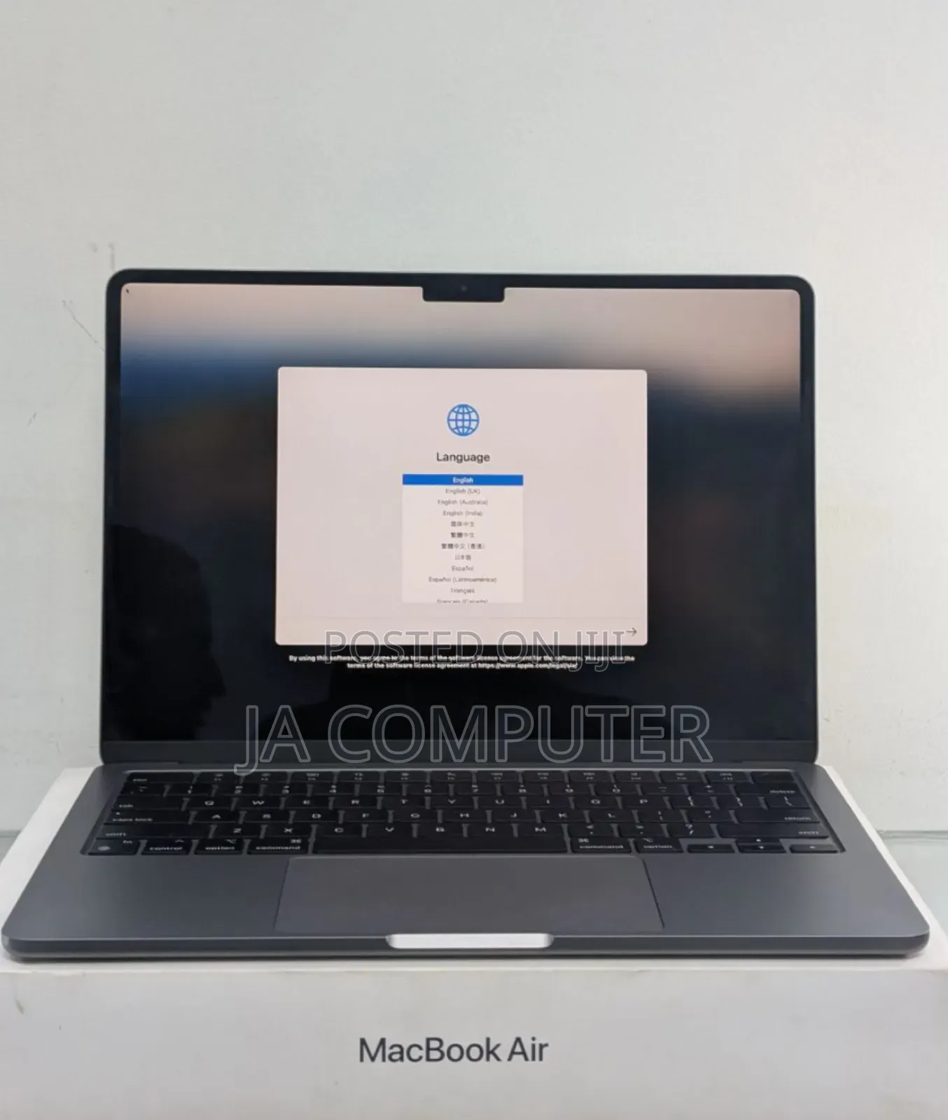 New Laptop Apple MacBook Air 2024 M3 13-Inch 16GB Apple M3 SSD 256GB
