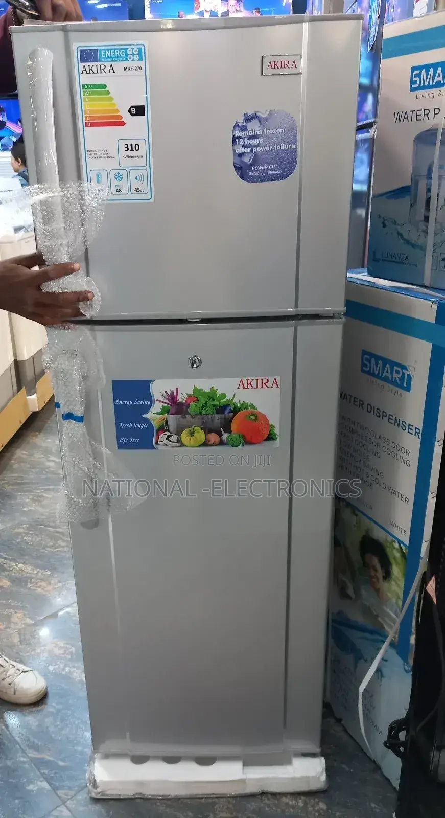 Akira Refrigerator 270